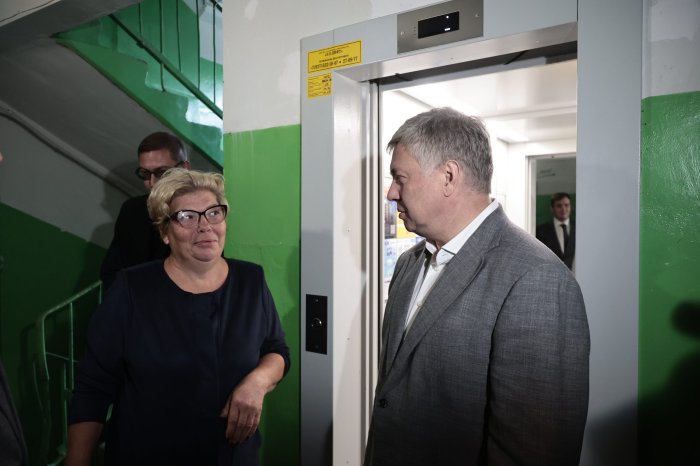 Более 100 старых лифтов заменили в 2026 году в многоэтажных домах Ульяновска и Димитровграда