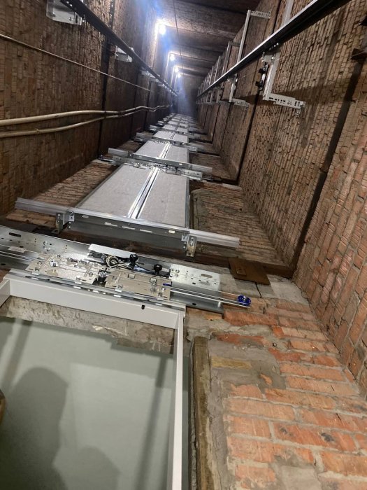 В Димитровграде по программе капитального ремонта меняют старые лифты