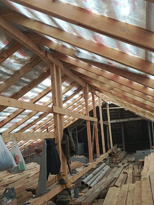 В трёх МКД Димитровграда капитально ремонтируют скатные крыши